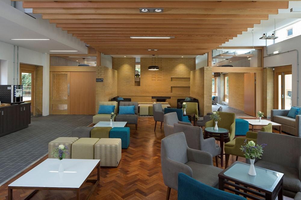 לייסטר College Court Hotel מראה חיצוני תמונה