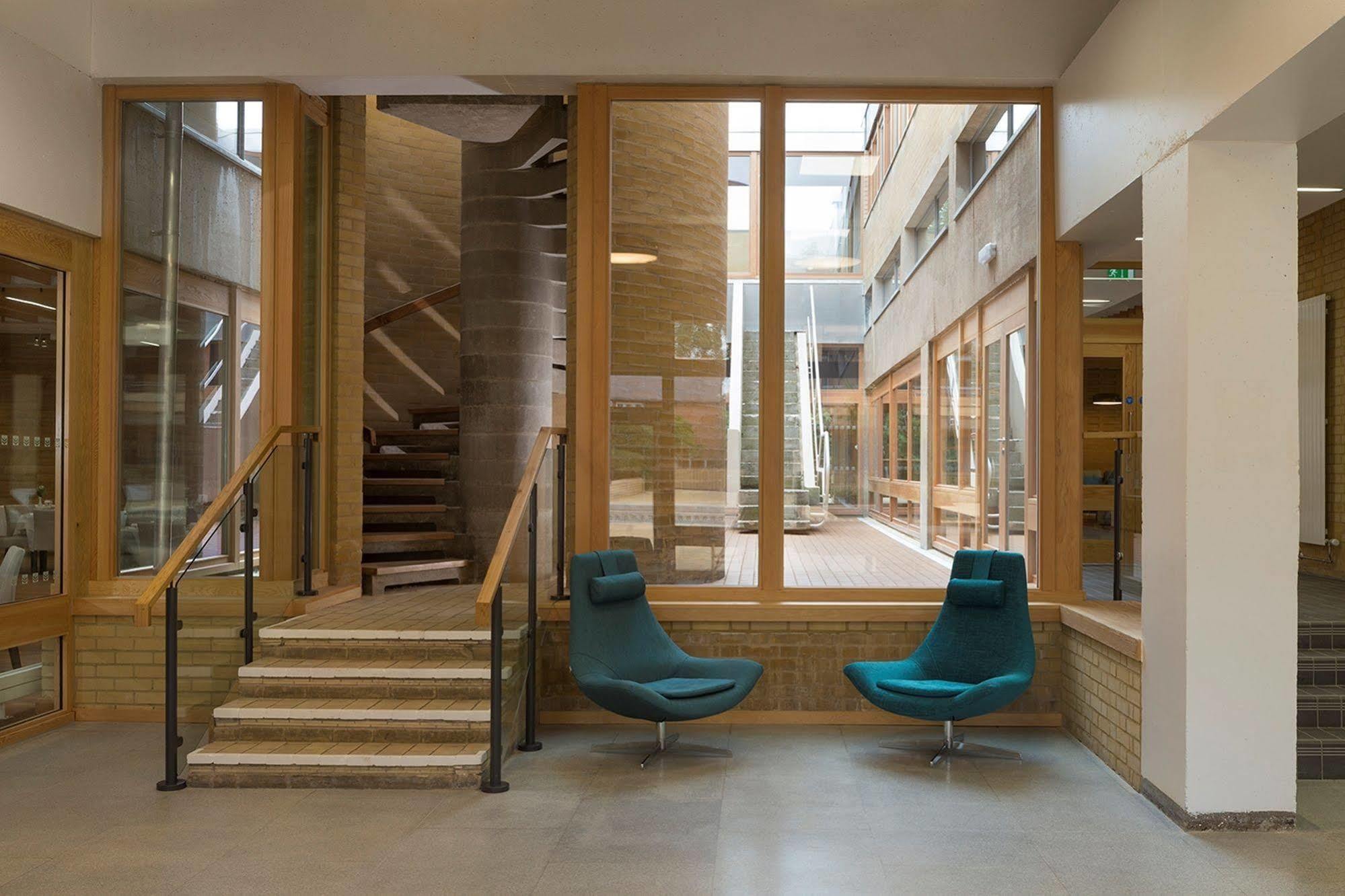 לייסטר College Court Hotel מראה חיצוני תמונה