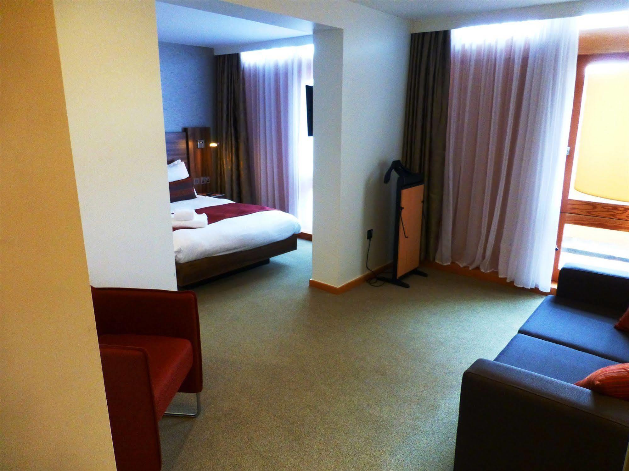 לייסטר College Court Hotel מראה חיצוני תמונה