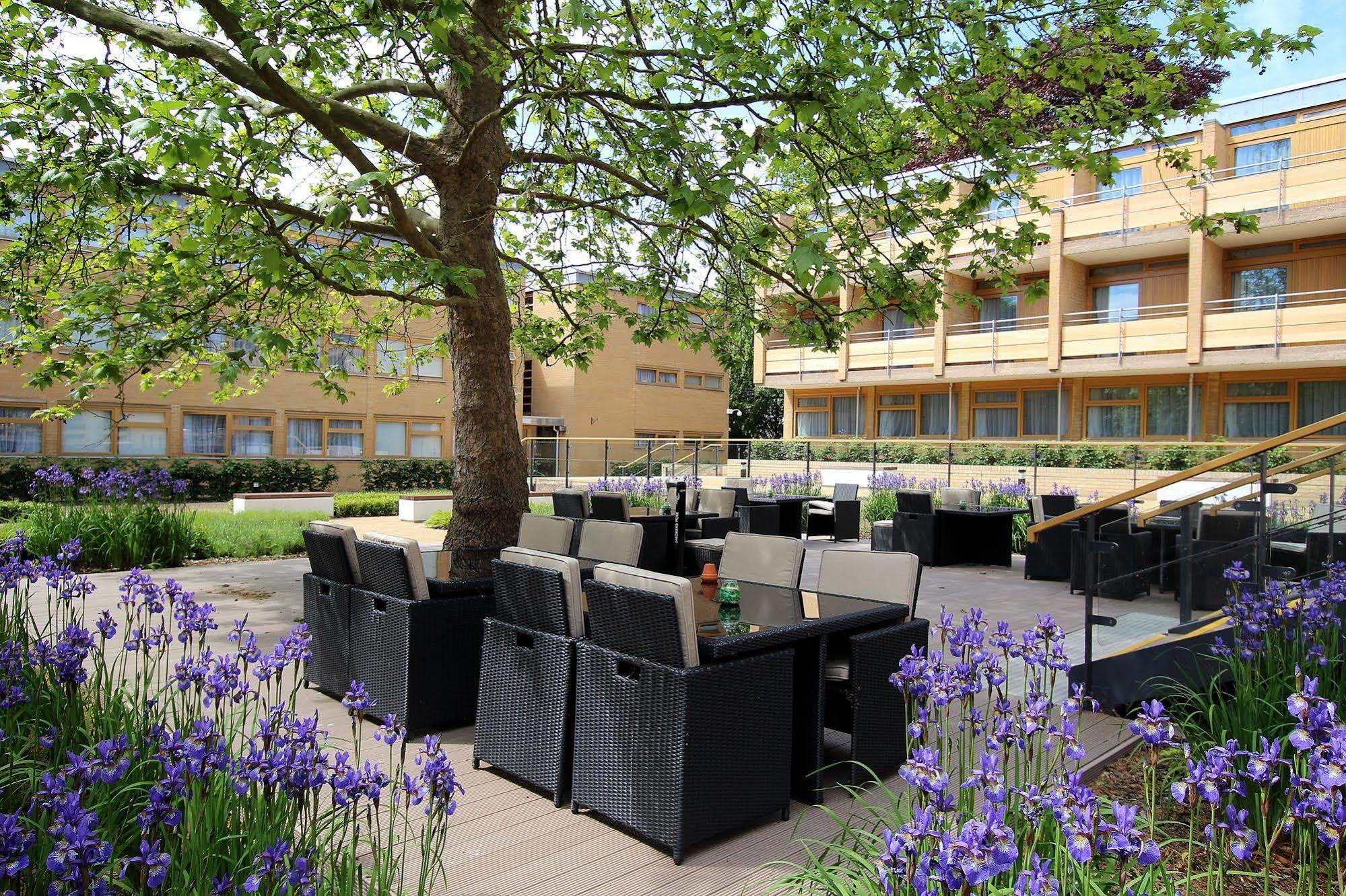 לייסטר College Court Hotel מראה חיצוני תמונה